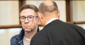 Žlugusio „Snoro“ byloje – naujas etapas: teismas tęs suimto Vladimiro Antonovo apklausą