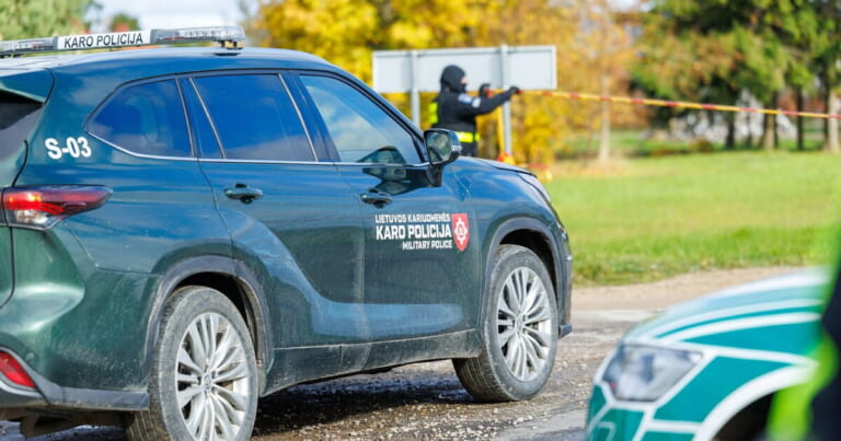 Pasvalio rajone sprogęs dronas sukėlė pavojų: planas „Skydas“ jau atšauktas, beveik visos dalys surinktos