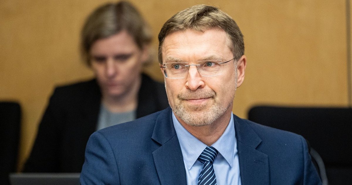Medikų darbo krūviai atsidūrė po didinamuoju stiklu: Kukuraitis neatmeta perteklinių etatų mažinimo