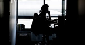 Minimalios algos klausimas įžiebė karštą ginčą: darbdavių ir profsąjungų pozicijos išsiskyrė
