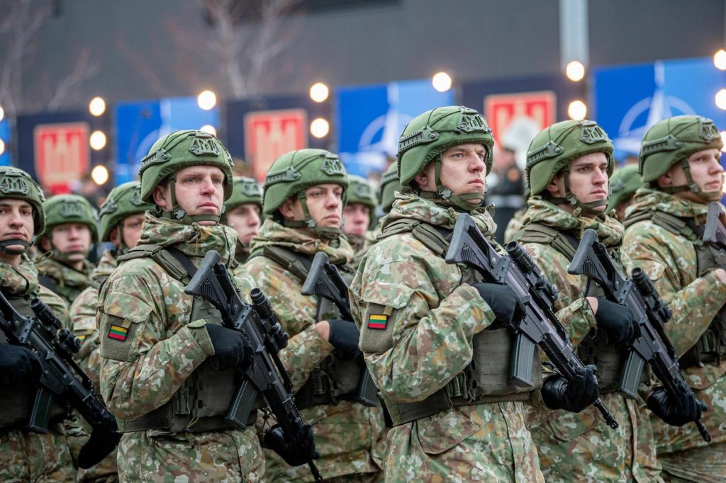 Ar karo grėsmė Lietuvai reali? Kaip gyventojams siūloma pasiruošti