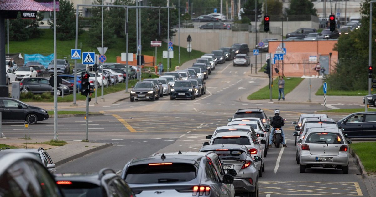 Regitra“ atveria 40 naujų numerių serijų: tarp jų – „BIG BOSS“ ir ypatingi deriniai elektromobiliams