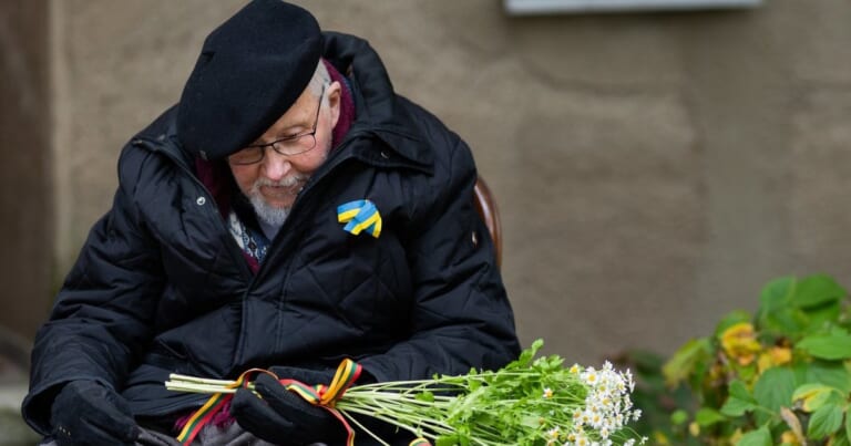 94-ąjį gimtadienį pasitikęs Vytautas Landsbergis neprarado ryžto: buvusi studentė priminė nepamirštamą jo šokį