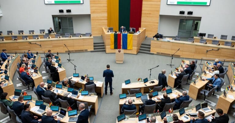 Seime – slaptas valdančiųjų pasitarimas: svarstoma papildomai skolintis iki 600 mln. eurų