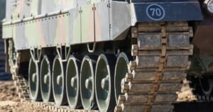 Pabradėje griaudės „Leopard 2A6“: Lietuvos tankininkai surengs kovinius šaudymus