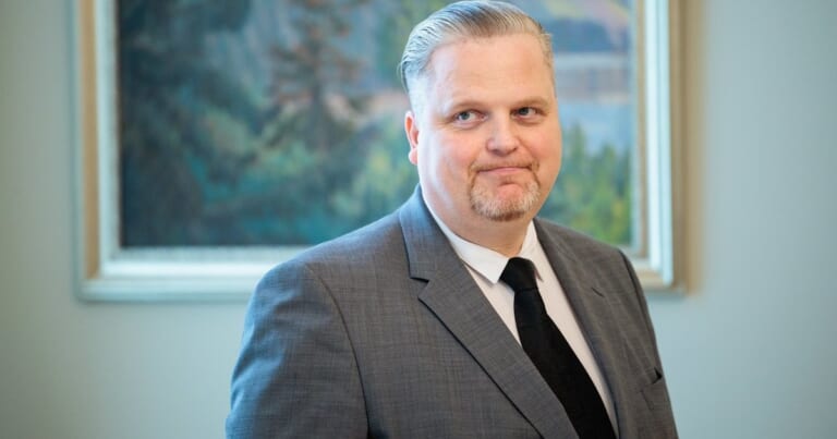 Valys kirto kritikams: savo situaciją palygino su skyrybomis ir pripažino klaidą