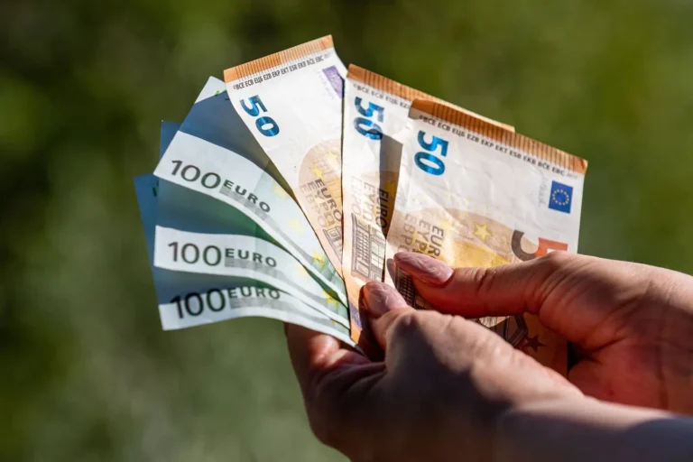 Džiugios naujienos gyventojams – nuo spalio 1-osios didėja kai kurios „Sodros“ išmokos