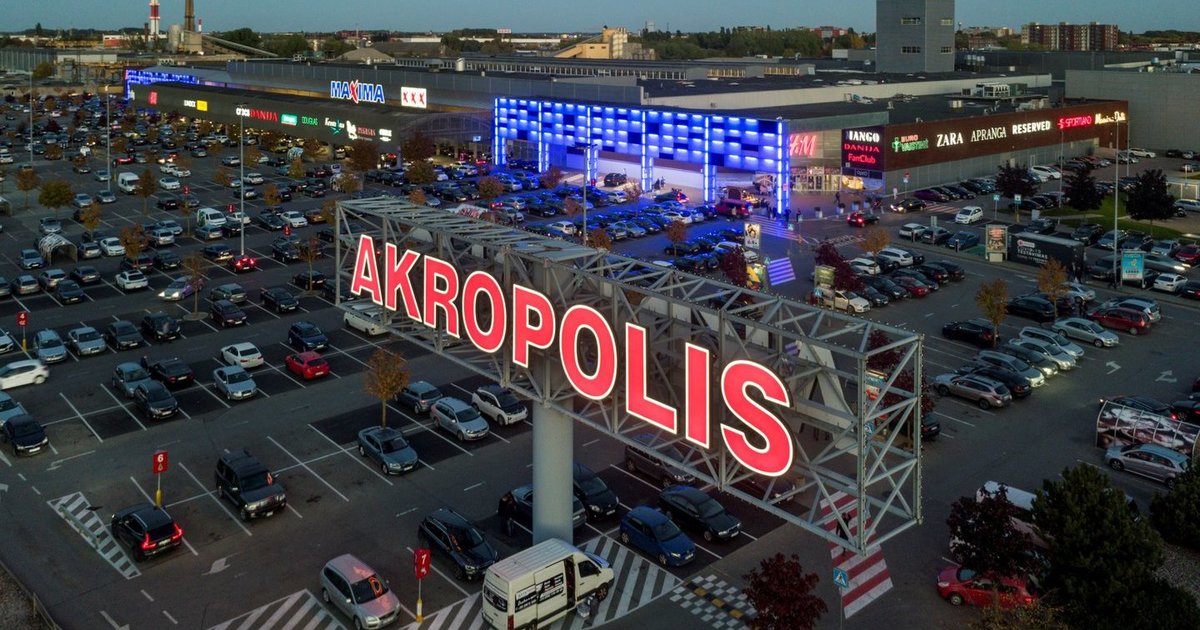 Kruvinas sujudimas Klaipėdos „Akropolyje“: uždarytas centrinis įėjimas, sulaikytas girtas vyras