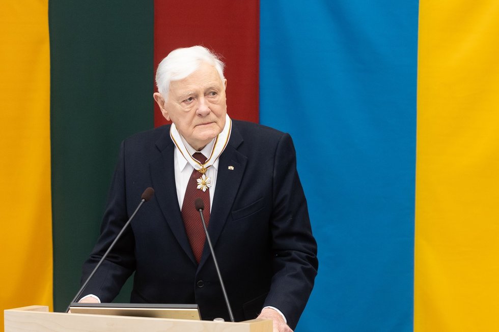 Iš Valdo Adamkaus kreipimasis į Lietuvos gyventojus