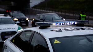 Šeimos kelionė baigėsi tragiškai: girtas vairuotojas pražudė 3 mažametes ir 4 suaugusiuosius