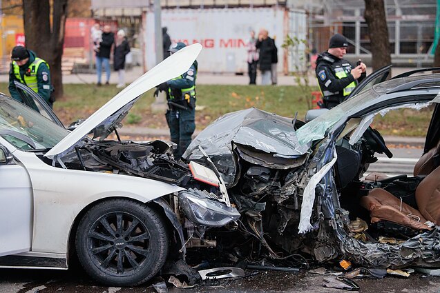 Vilniaus Savanorių prospekte susidūrė bent 3 automobiliai