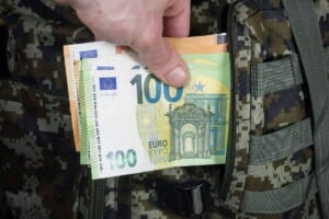 Valstybė užsimojo įdarbinti gyventojų santaupas: G.Nausėdos idėjai pritarė Vyriausybė – štai kas gali pasikeisti jūsų banko sąskaitoje!