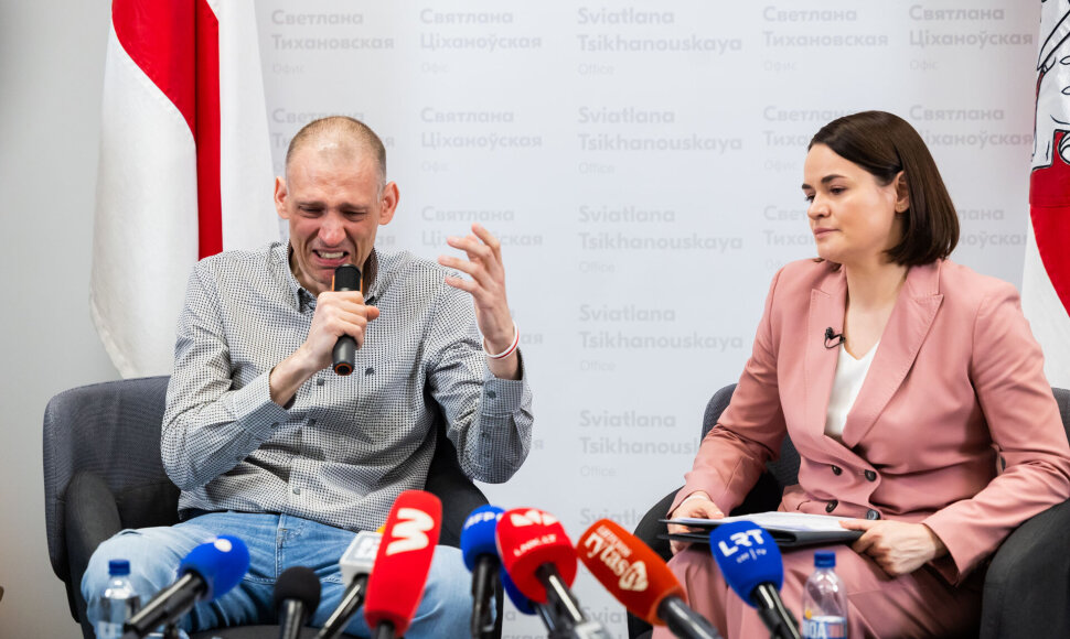 Žiaurūs Siarhejaus Cichanouskio smūgiai žmonai Sviatlanai